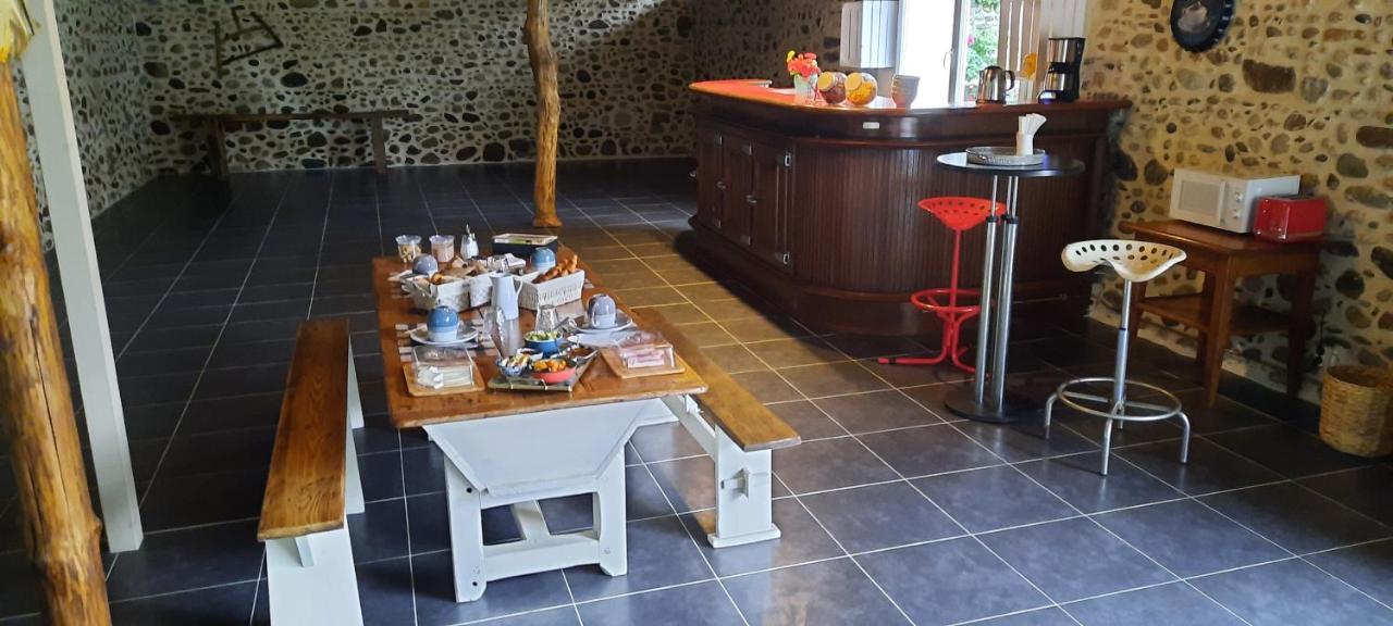 La Ferme Aux Fleurs Panzió Ossun Kültér fotó